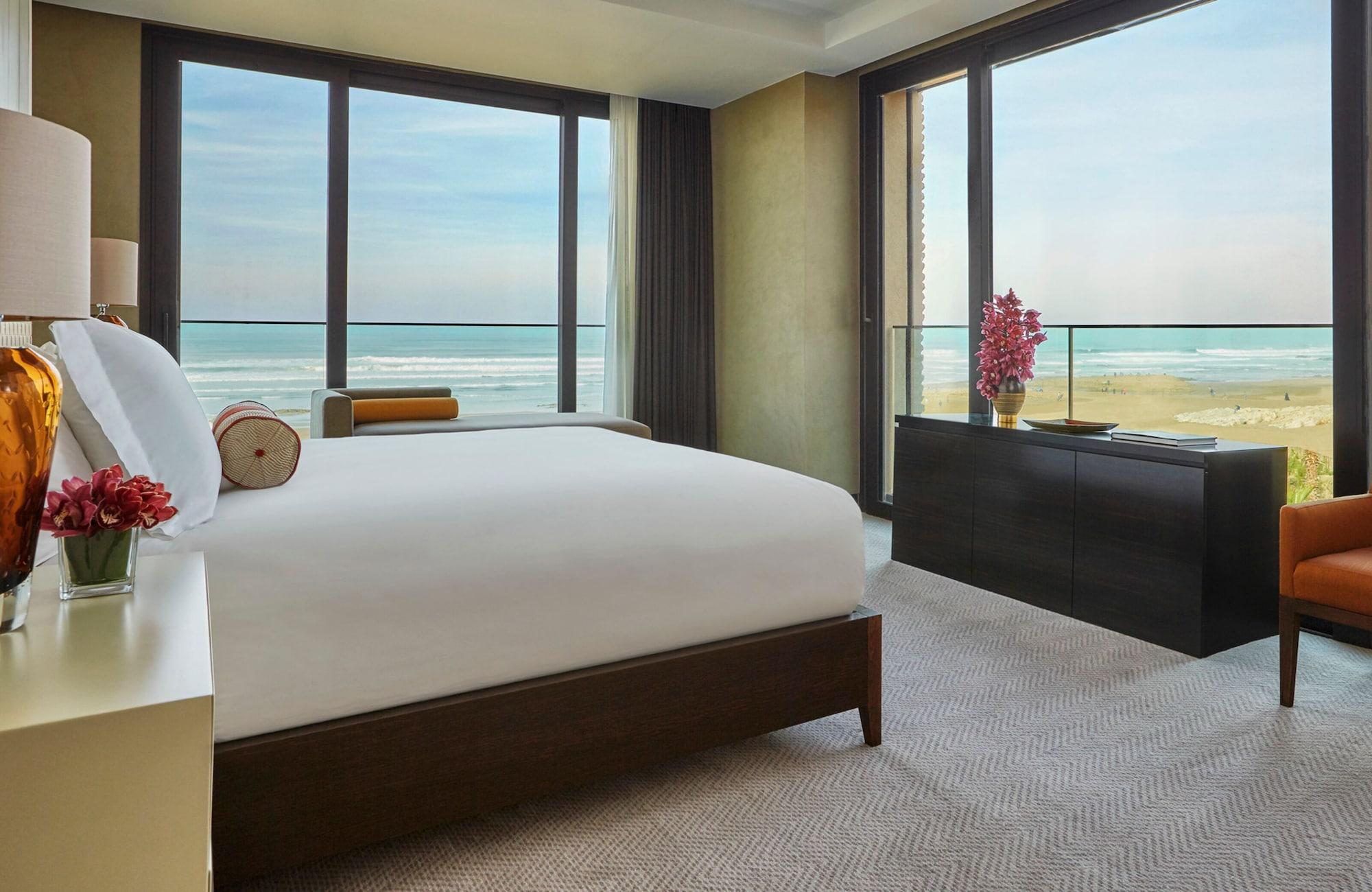 Four Seasons Hotel 5*