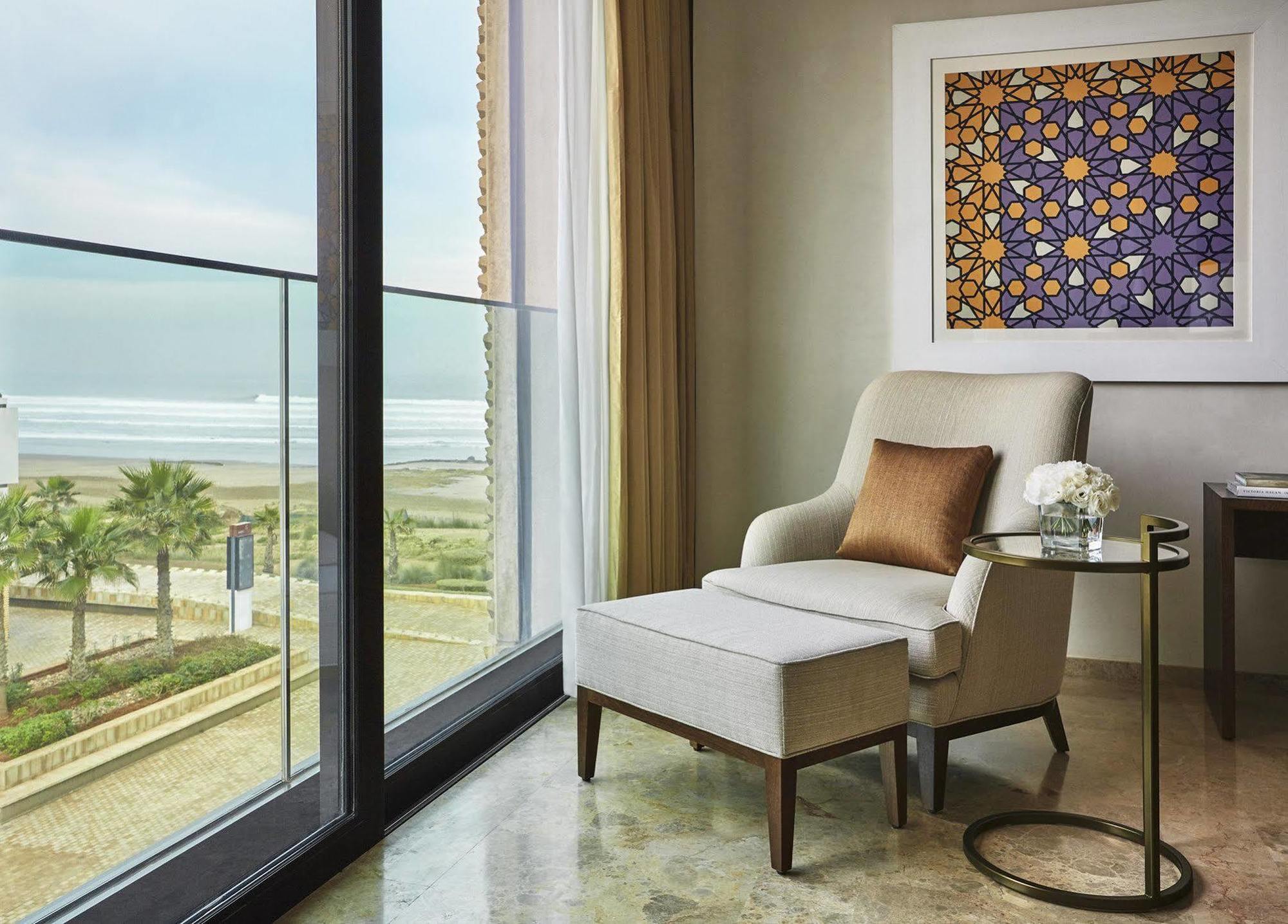 Four Seasons 5*