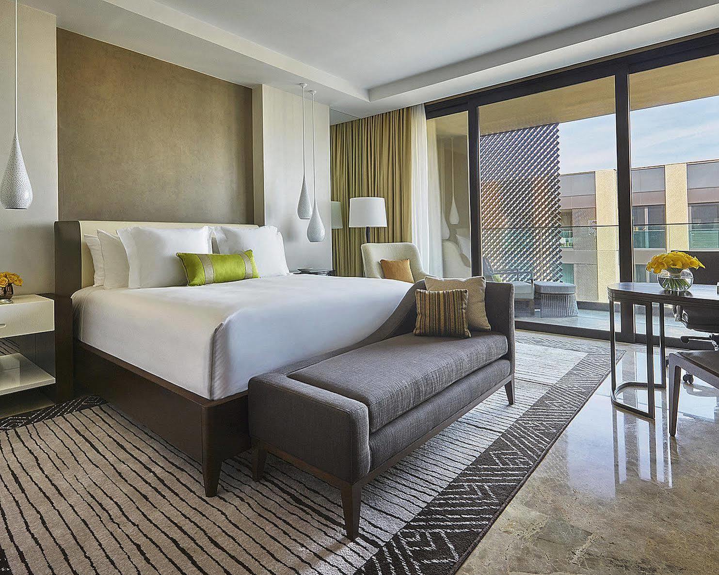 Four Seasons Hotel